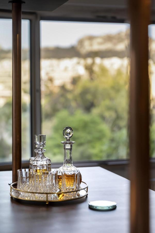 A Truly Wow Experience For Every Guest. The Place Athena Bagian luar foto
