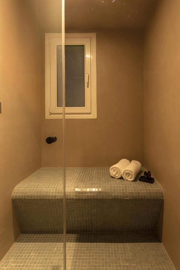 A Truly Wow Experience For Every Guest. The Place Athena Bagian luar foto